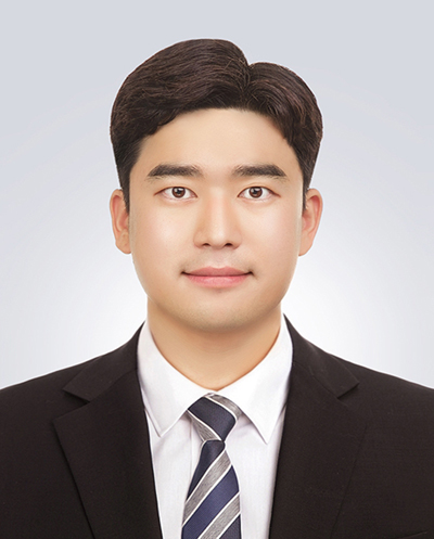 사내이사 이충용